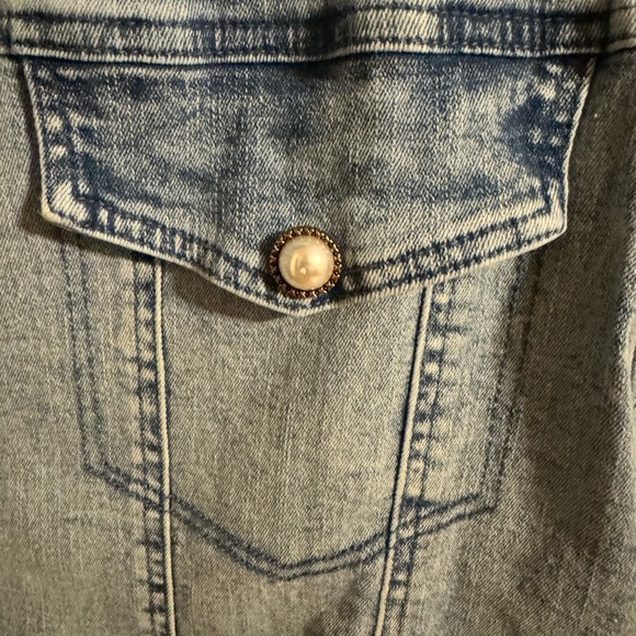 Denim vest, size medium,Sunshine and Rodeos - Picture 4 of 8